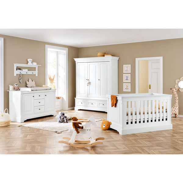 Nursery 'Emilia' extra wide large, incl. wall shelf
4 parts: cot bed, extra wide changing unit, large wardrobe, wall shelf